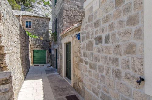 Nemira | Omis