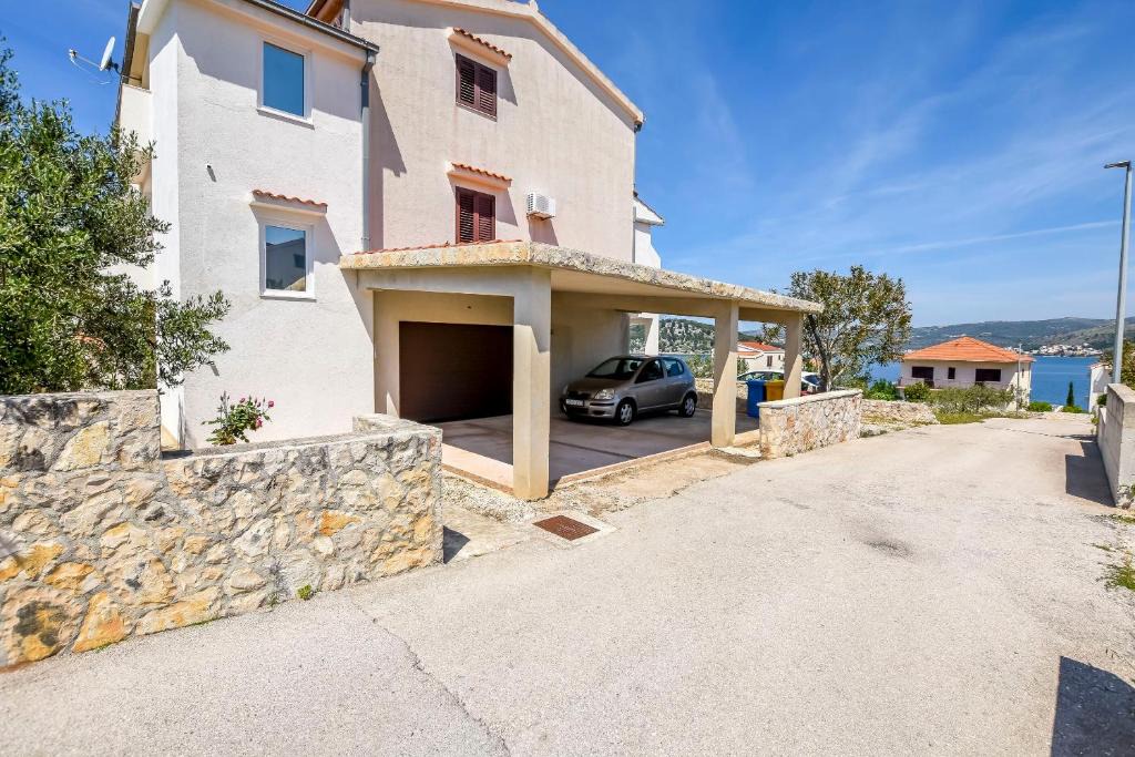 Apartments Mirta | Razanj
