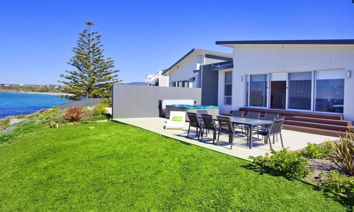 Jones Beach | Kiama Downs