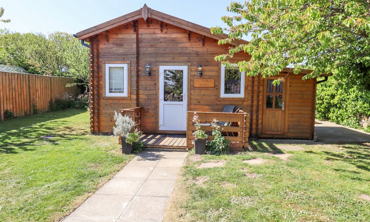 Aurora Skies Cresswell | Cresswell