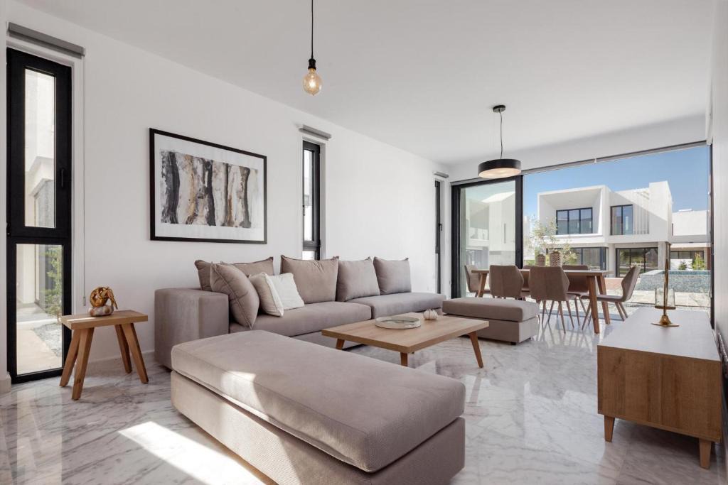 Avalon Villa | Emba
