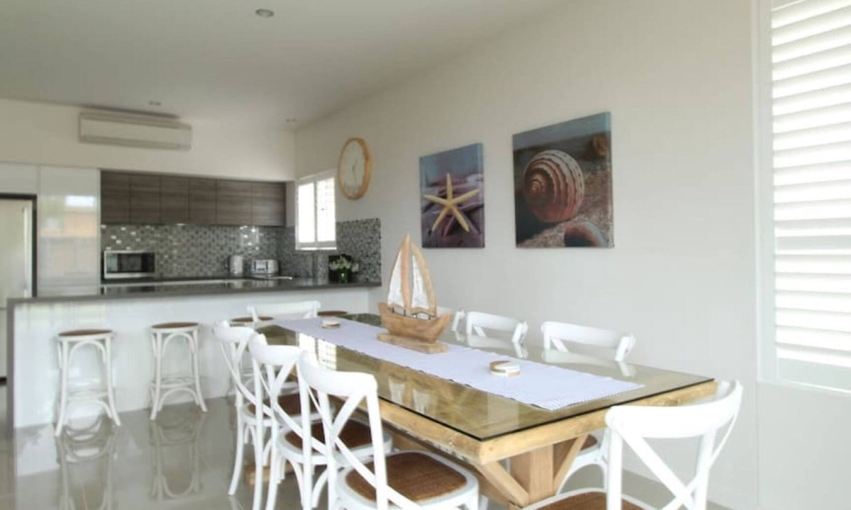 Hawke Huskisson | Huskisson