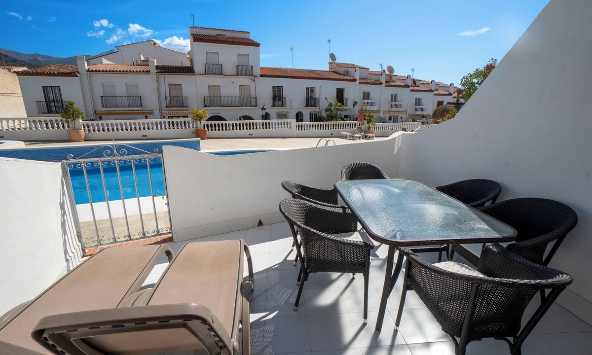 Bajamar Menyber | Nerja