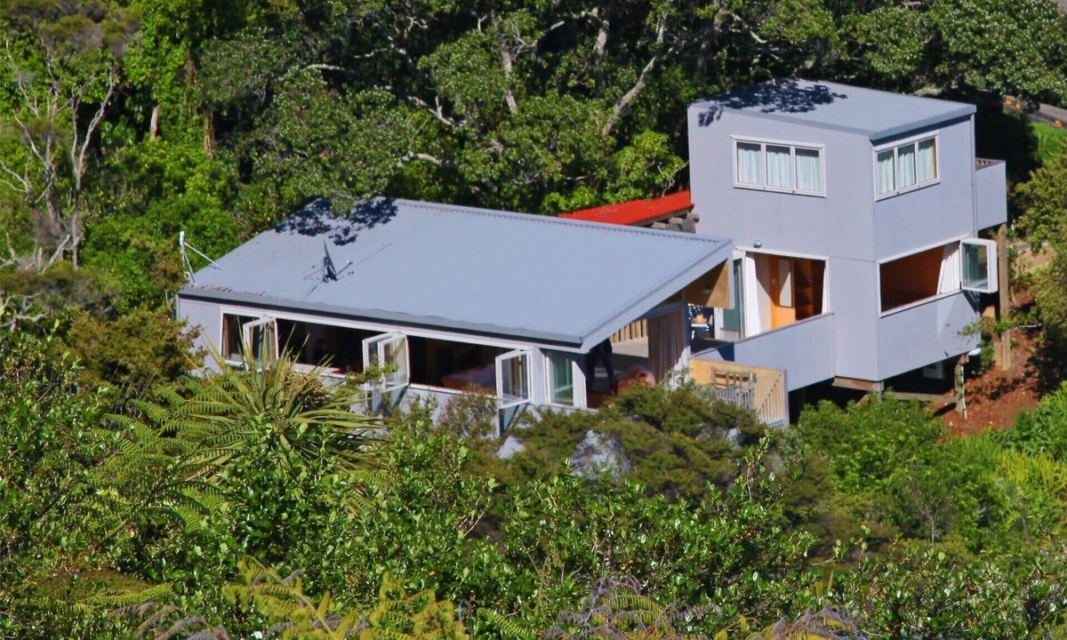 Barefoot Spirit Stay Waiheke | Palm Beach