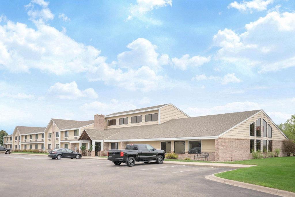 Baymont | Lakeville