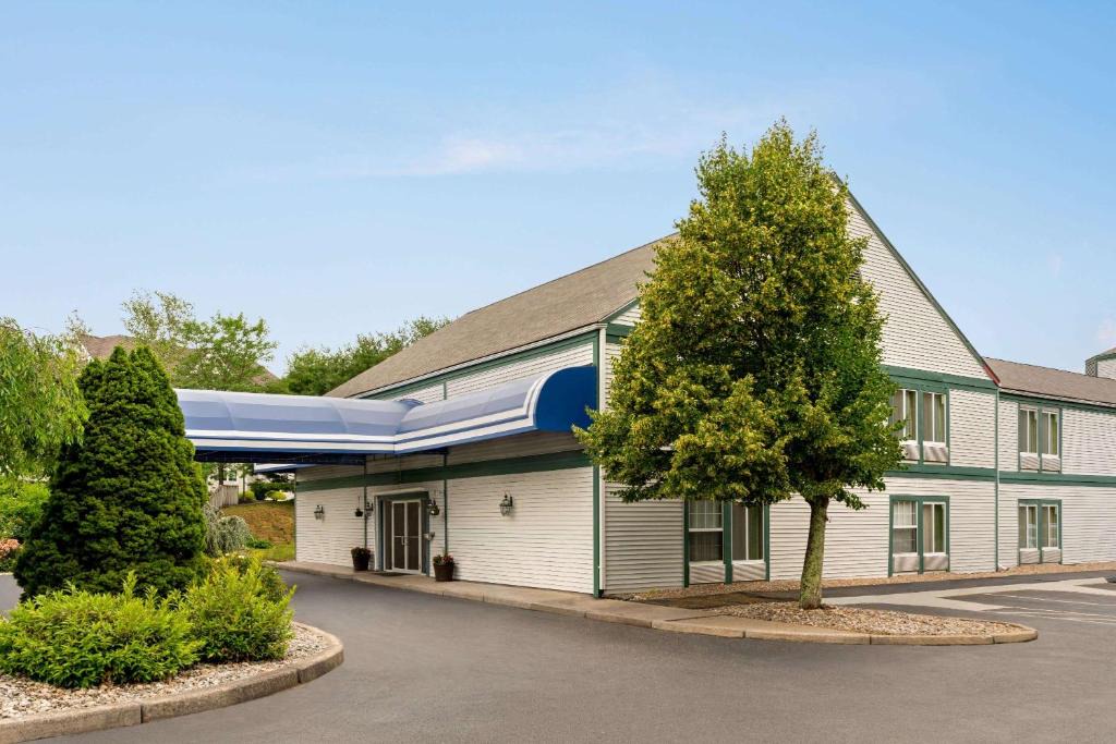 Baymont | North Dartmouth