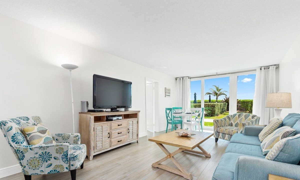 Beach Island Cleaning Jensen | Hutchinson Island South