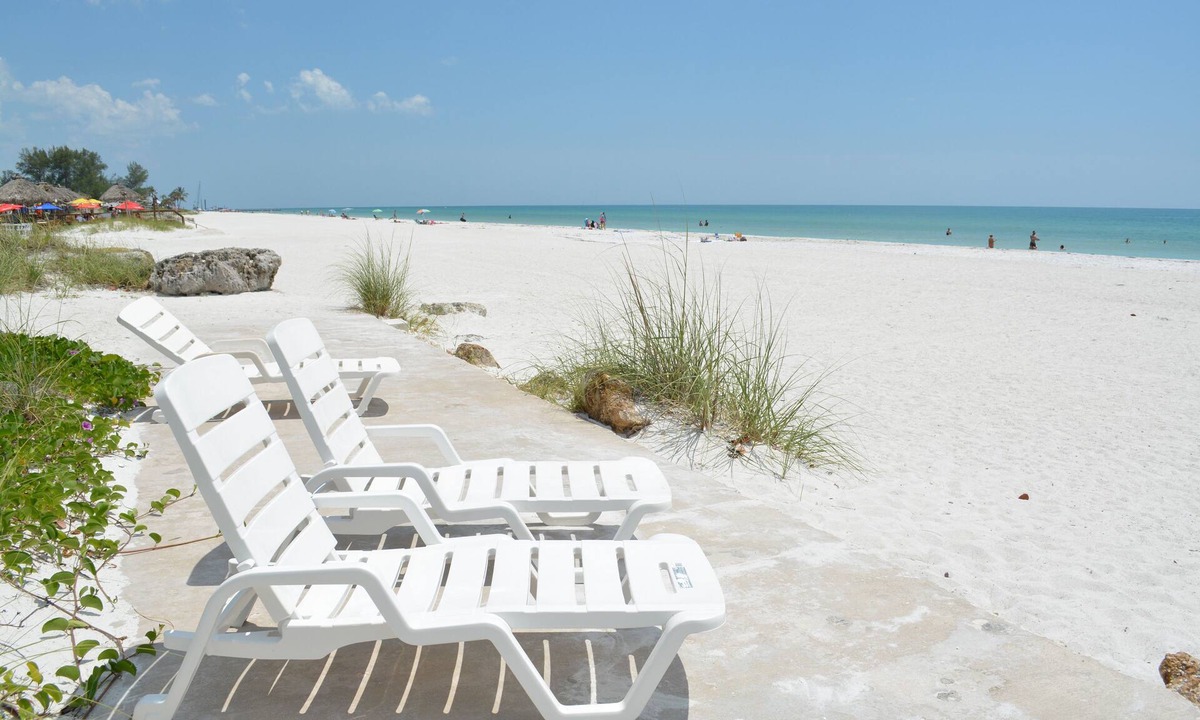 Beach Resort | Bradenton Beach