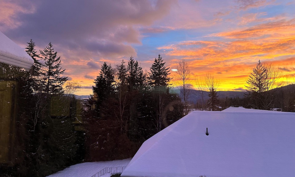 Tlc Beachhouse Waterfront Shuswap Accommodation | Sorrento