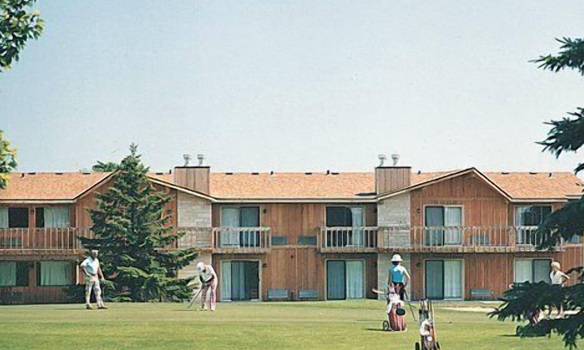 Resort | Mishicot