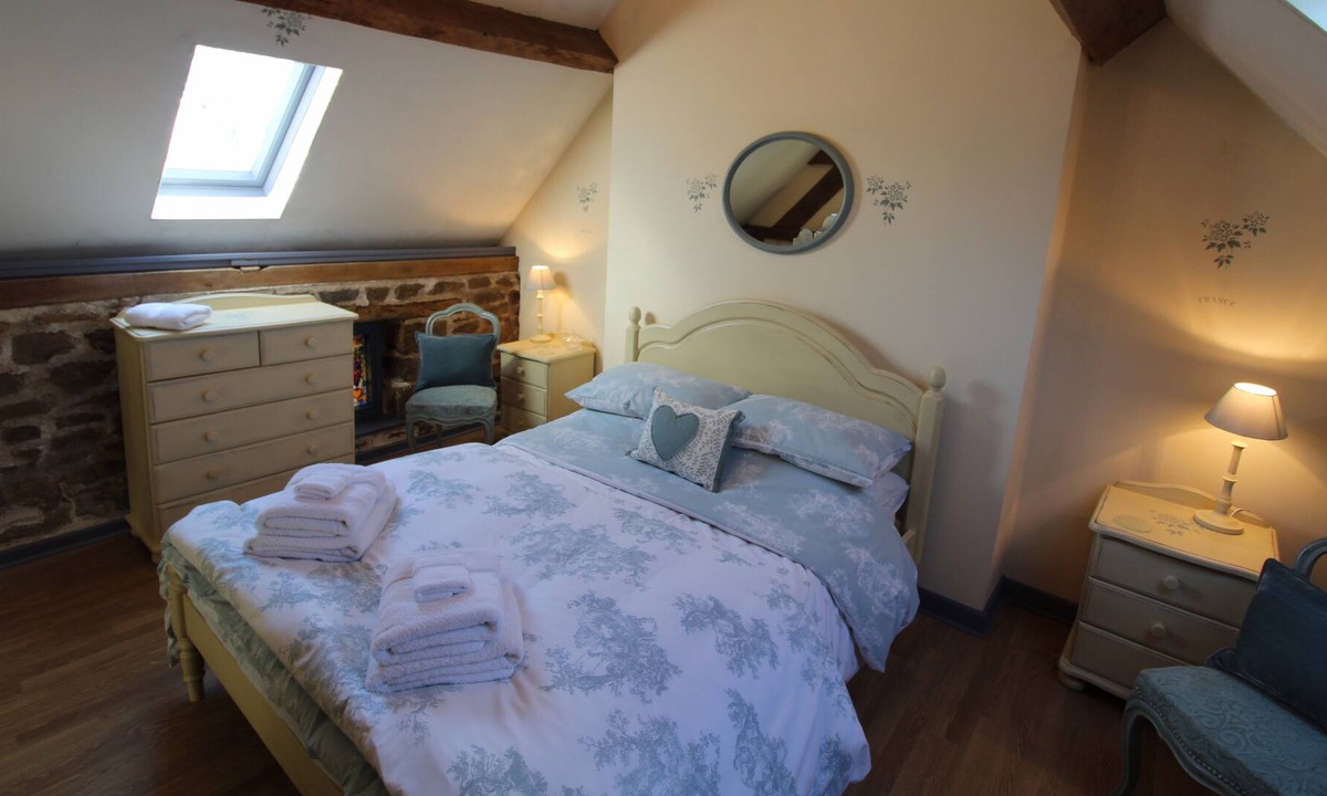 Converted Century Detached Setting | Larchamp