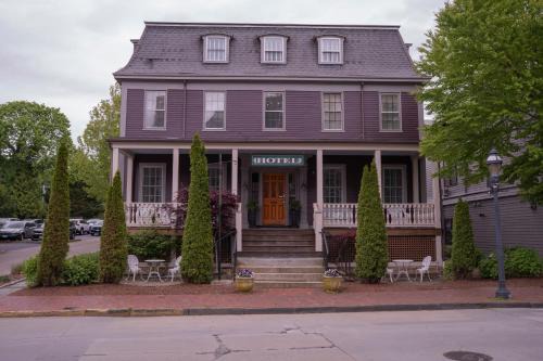 Bellevue Manor | Top of the Hill