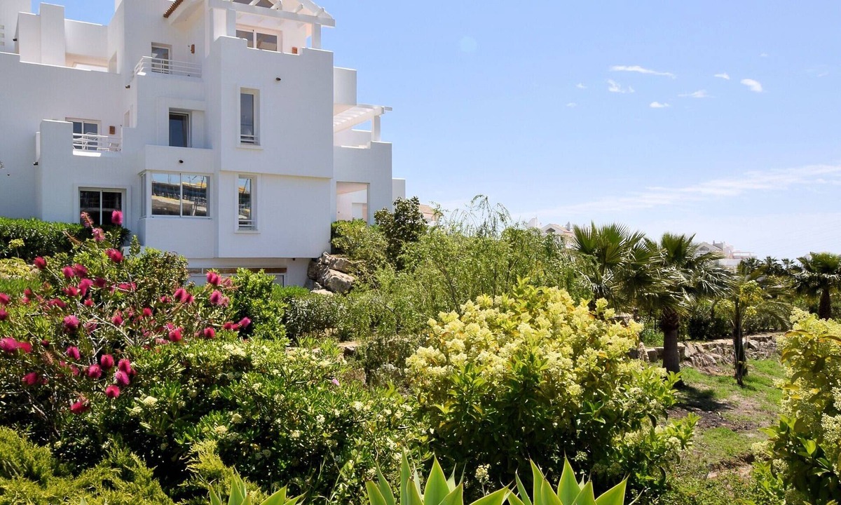 Alcazaba Lagoon | Casares