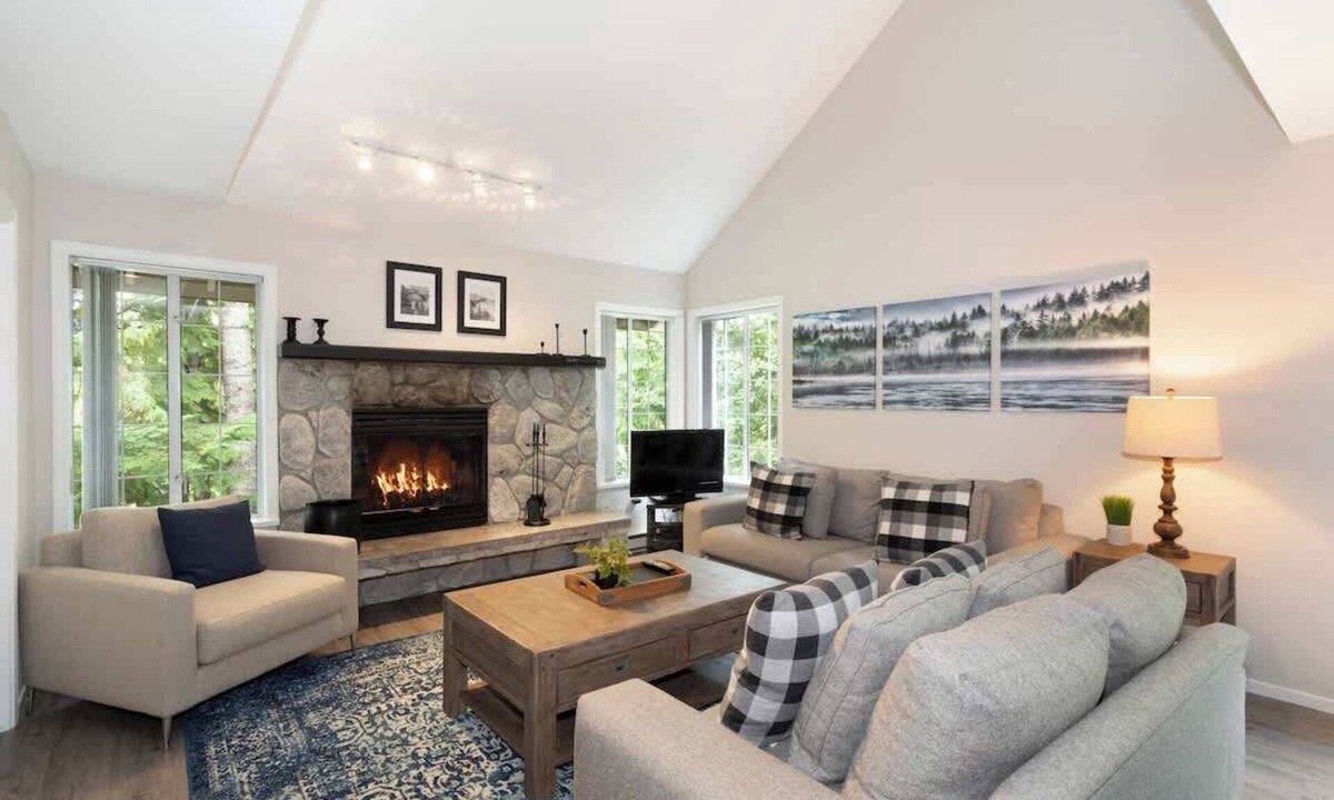 Stoneridge | Upper Village