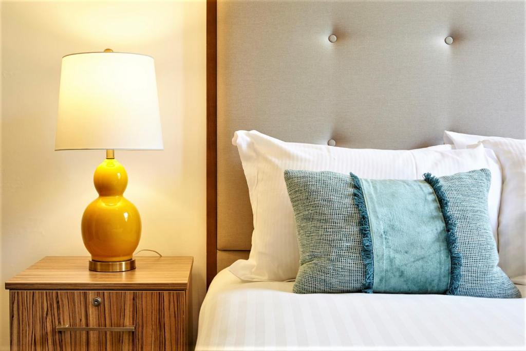 Berkeley Sq Pads | Bristol