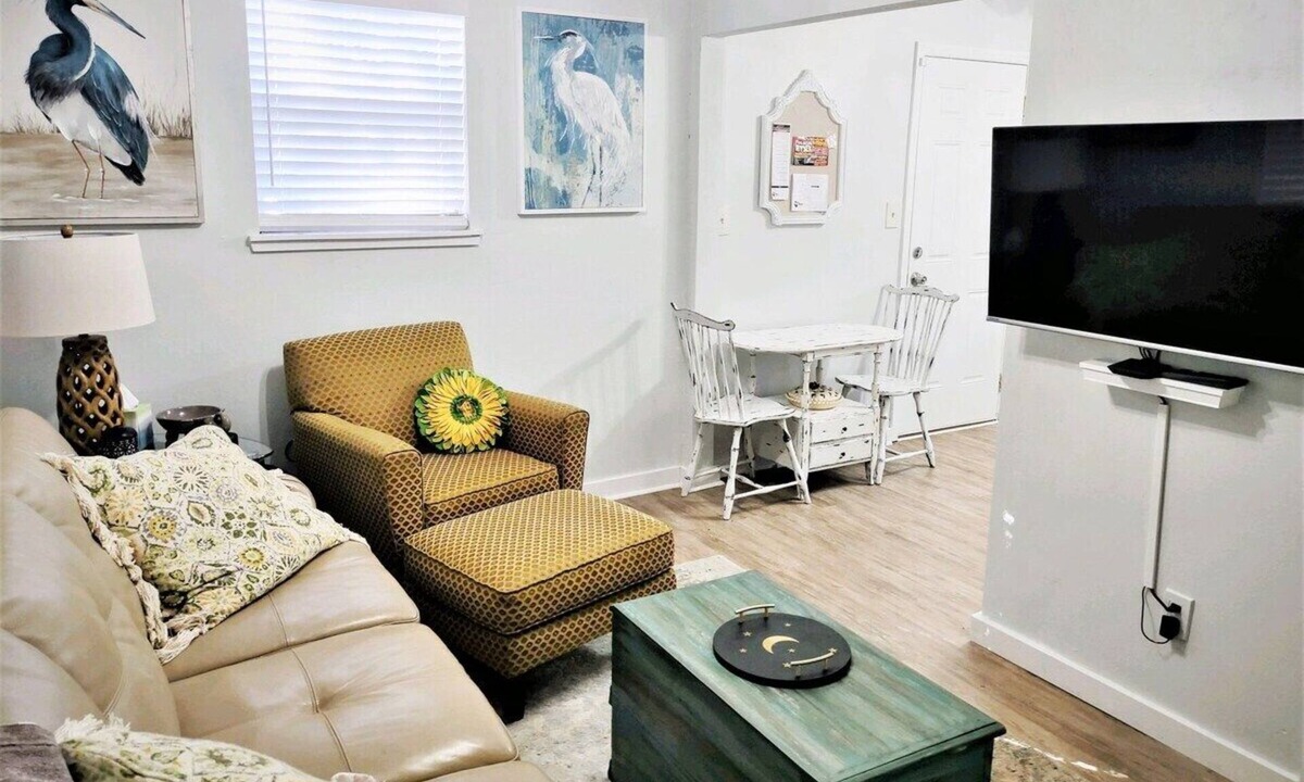 Tranquil Tallahassee Town Charmer | Old Town