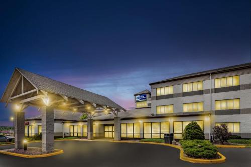Baraboo Inn | West Baraboo