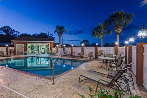 Heritage Inn | Walker's Island