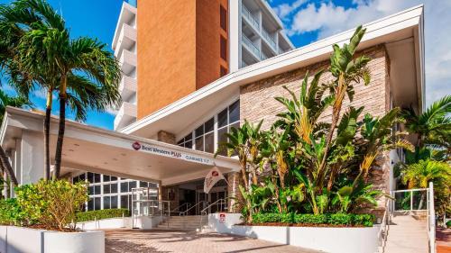 Marenas Beach Resort | Mid Beach