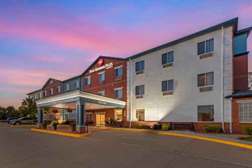 Des Moines | Clive