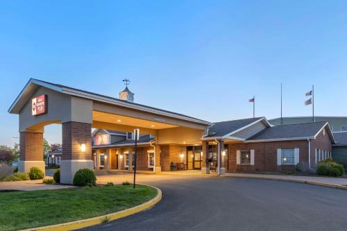 Steeplegate Inn | Quad Cities