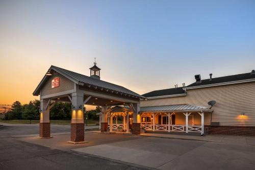 University Park Inn | Ames