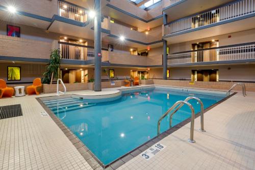 Village Park Inn | Banff Trail