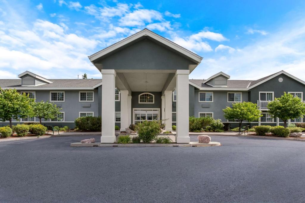 Quartz Inn | Chester