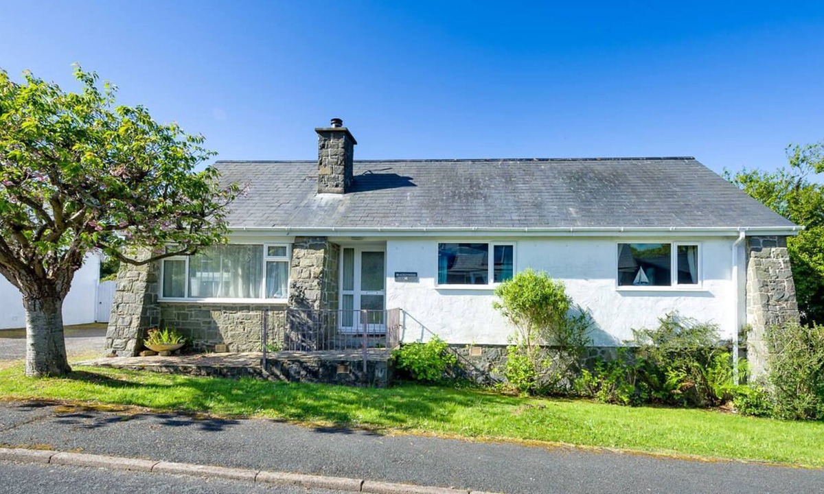 Brackenwood | Llanbedrog