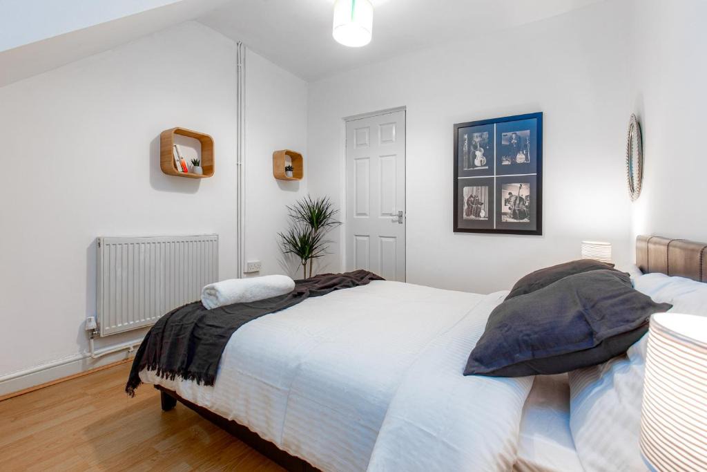 Broadhurst | Tower Hamlets