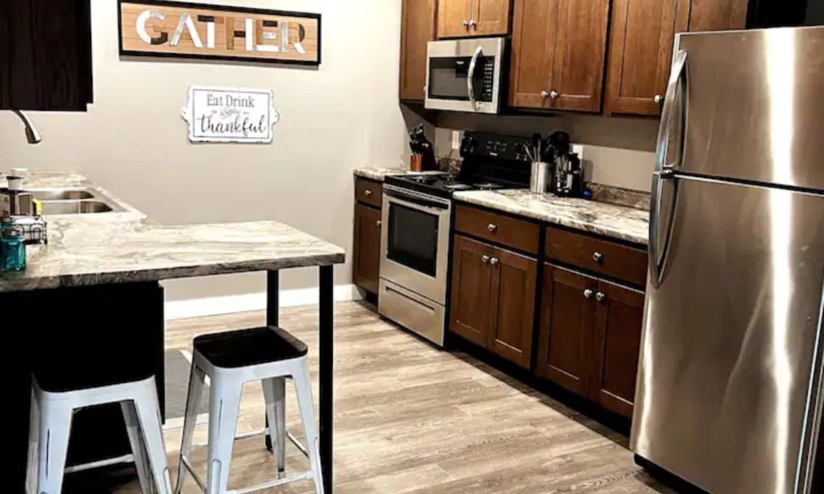 Butterfly Park Retreat Located Decorah Attractions | Decorah