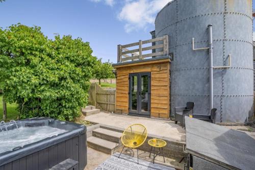Caban Silo | Aberaeron