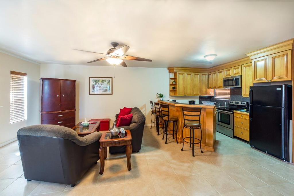 Caicos Cactus Residence | Bottle Creek