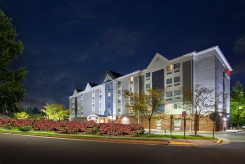 Candlewood Manassas Ihg Hotel | Lakeview