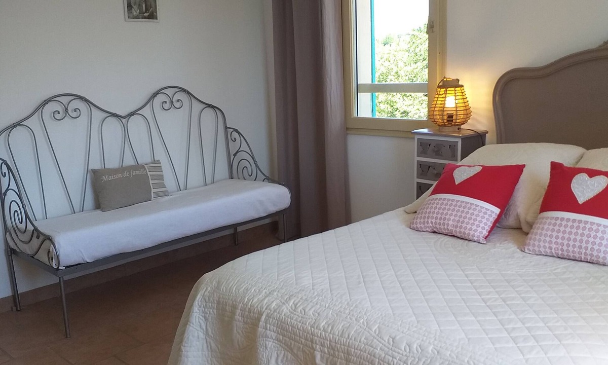 Cante Grillet Provence At The Foot Of Luberon | Lacoste
