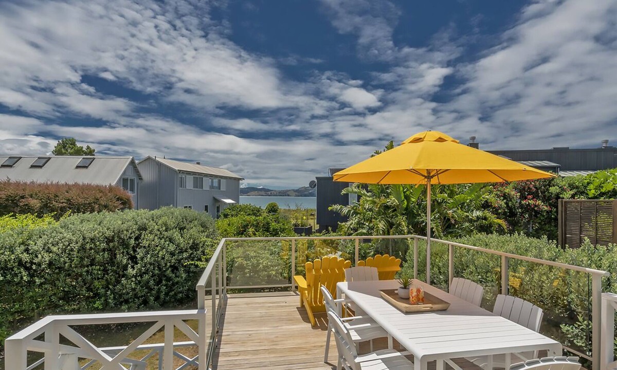 Captains Bach Cooks Holiday | Cooks Beach