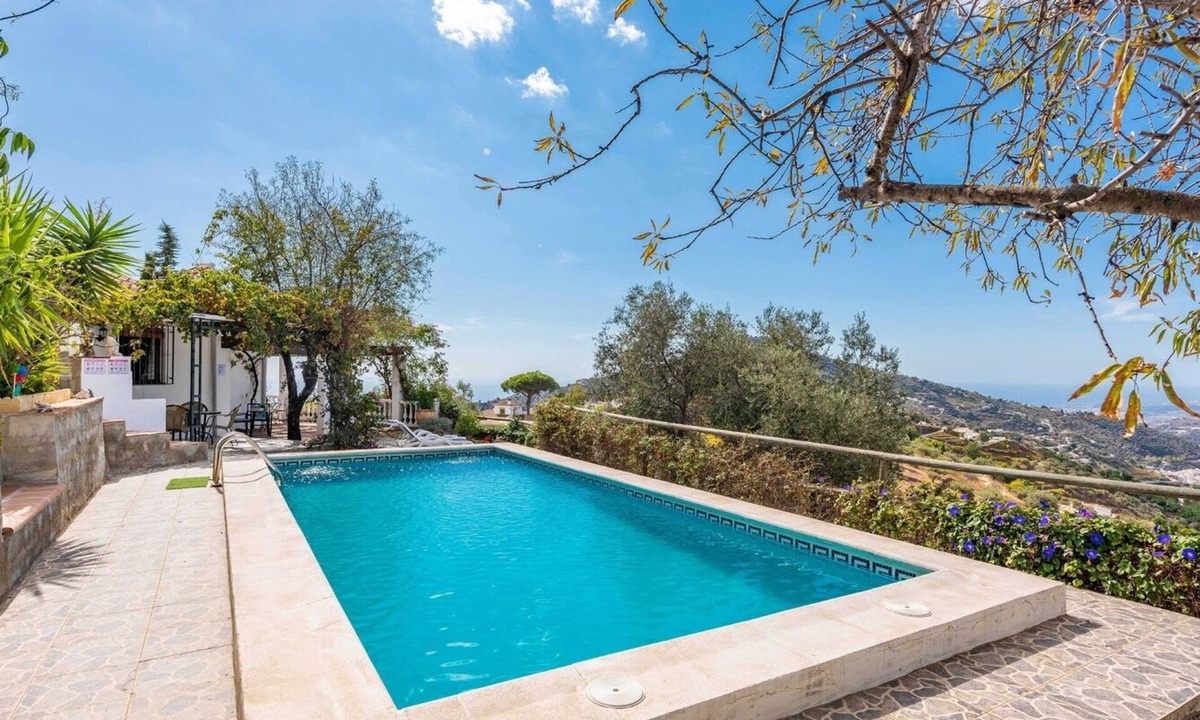 Casa Lola Sayalonga | Sayalonga