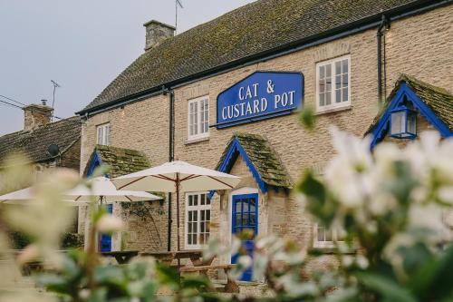 Cat Custard Pot Inn | Tetbury