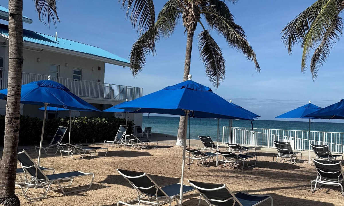 Cayman Reef Resort | Seven Mile Beach