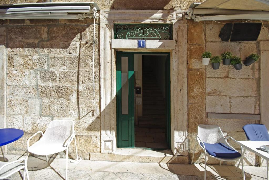 City | Makarska Old Town