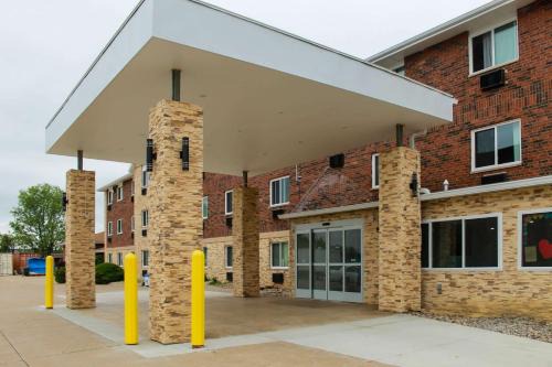 Clarion Pointe Bettendorf | Bettendorf