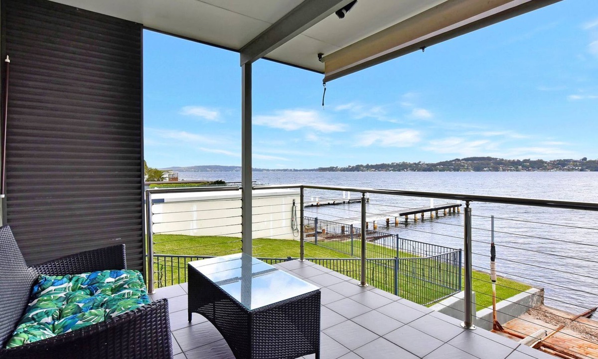 Coal Point Waterfront | Coal Point