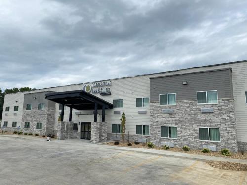 Cobblestone Inn Suites Forest City | Forest City