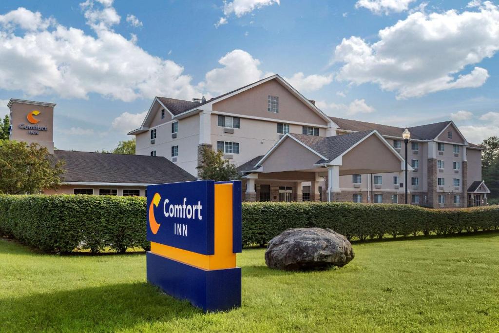 Comfort Inn | Griswold