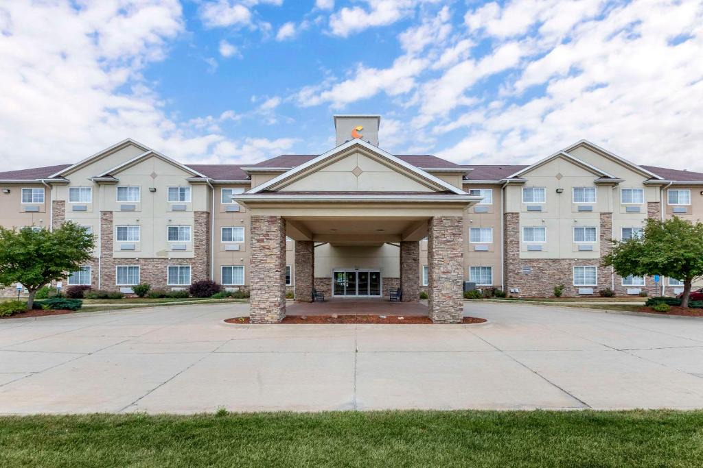 Comfort Suites Cedar Falls | Cedar Falls