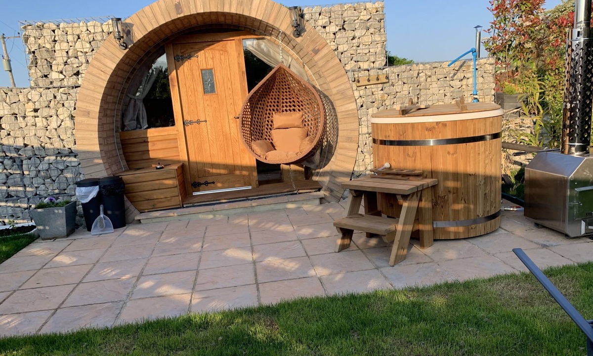 Summer Escape Hobbit | Minster on Sea