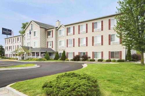 Country Inn | Forest Hills