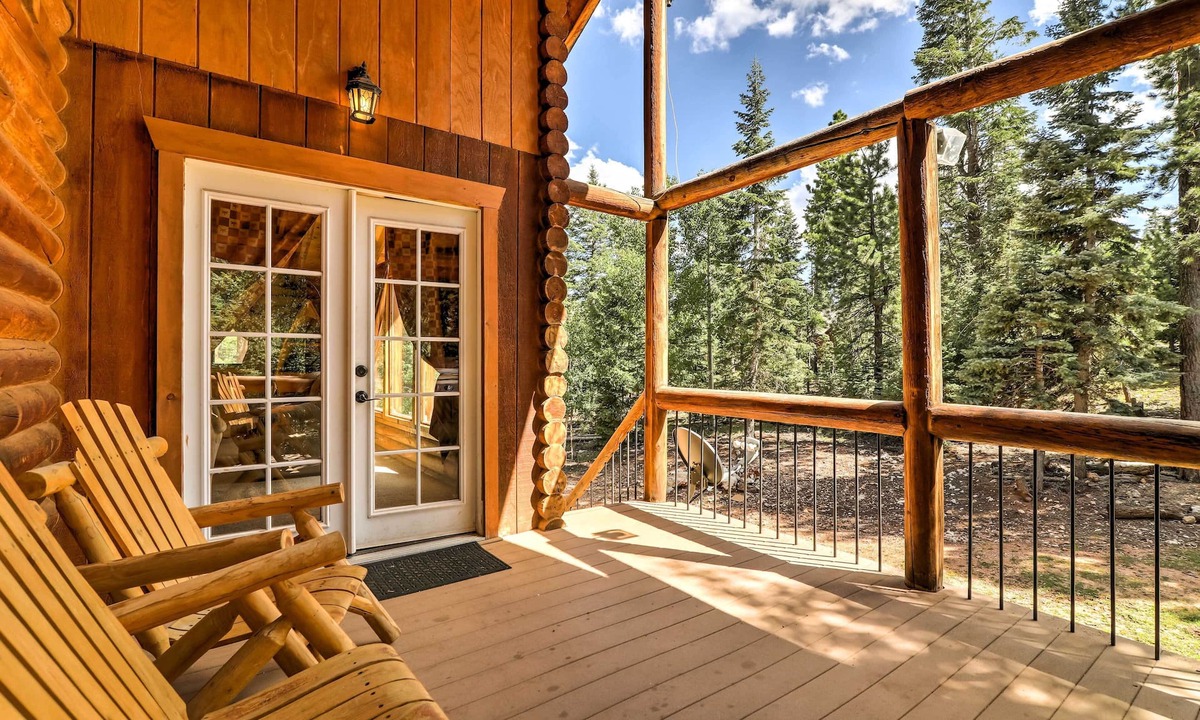 Duck Creek Village Deck Fire Pit | Meadow View Heights