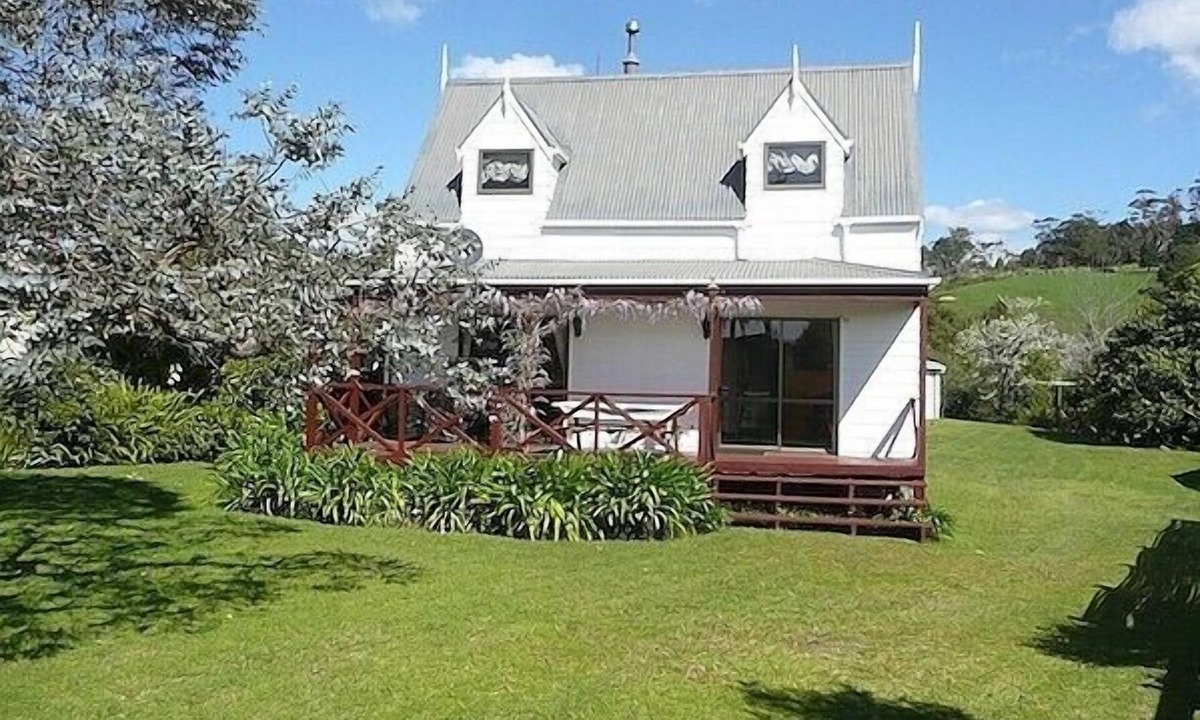 Cottage Cooks Beach Bach | Cooks Beach