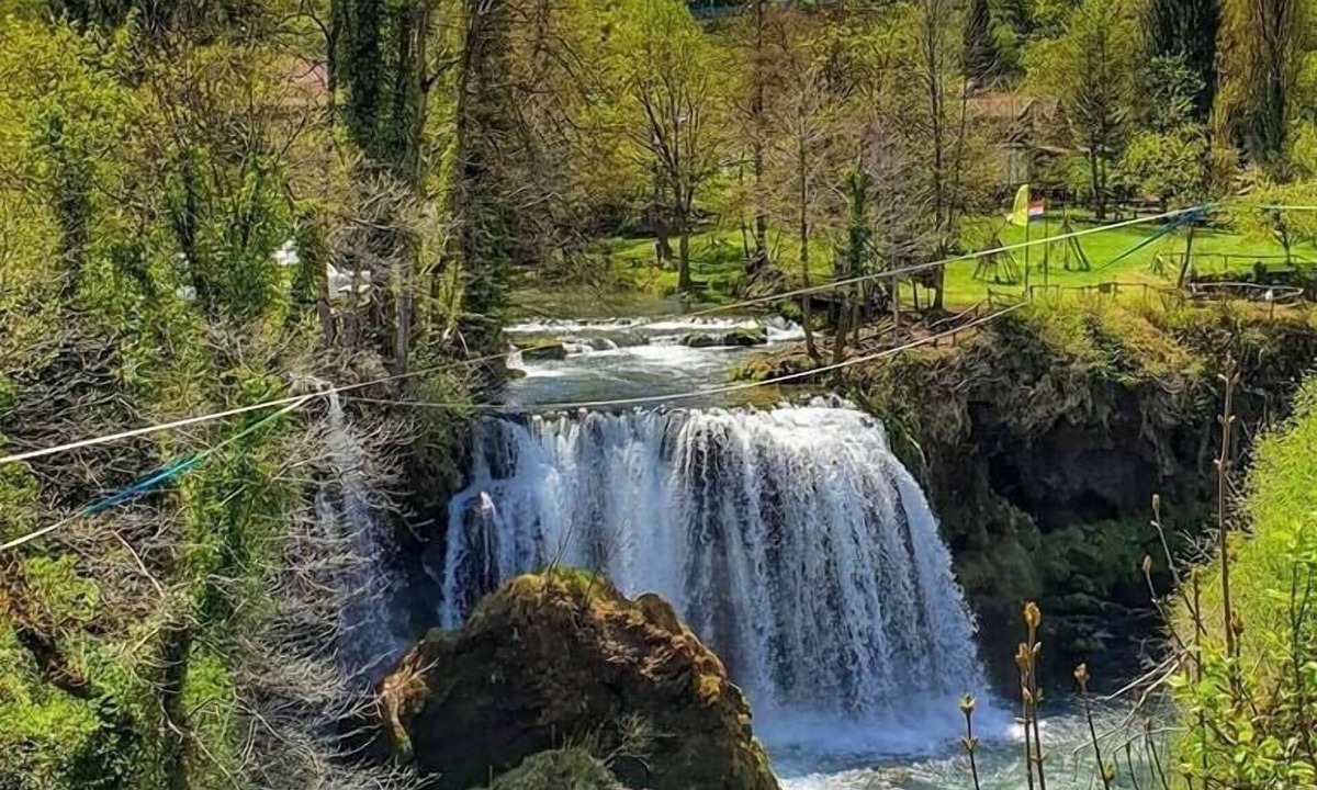 Zdravko Stanovi Plitvice Croatia | Seliste Dreznicko
